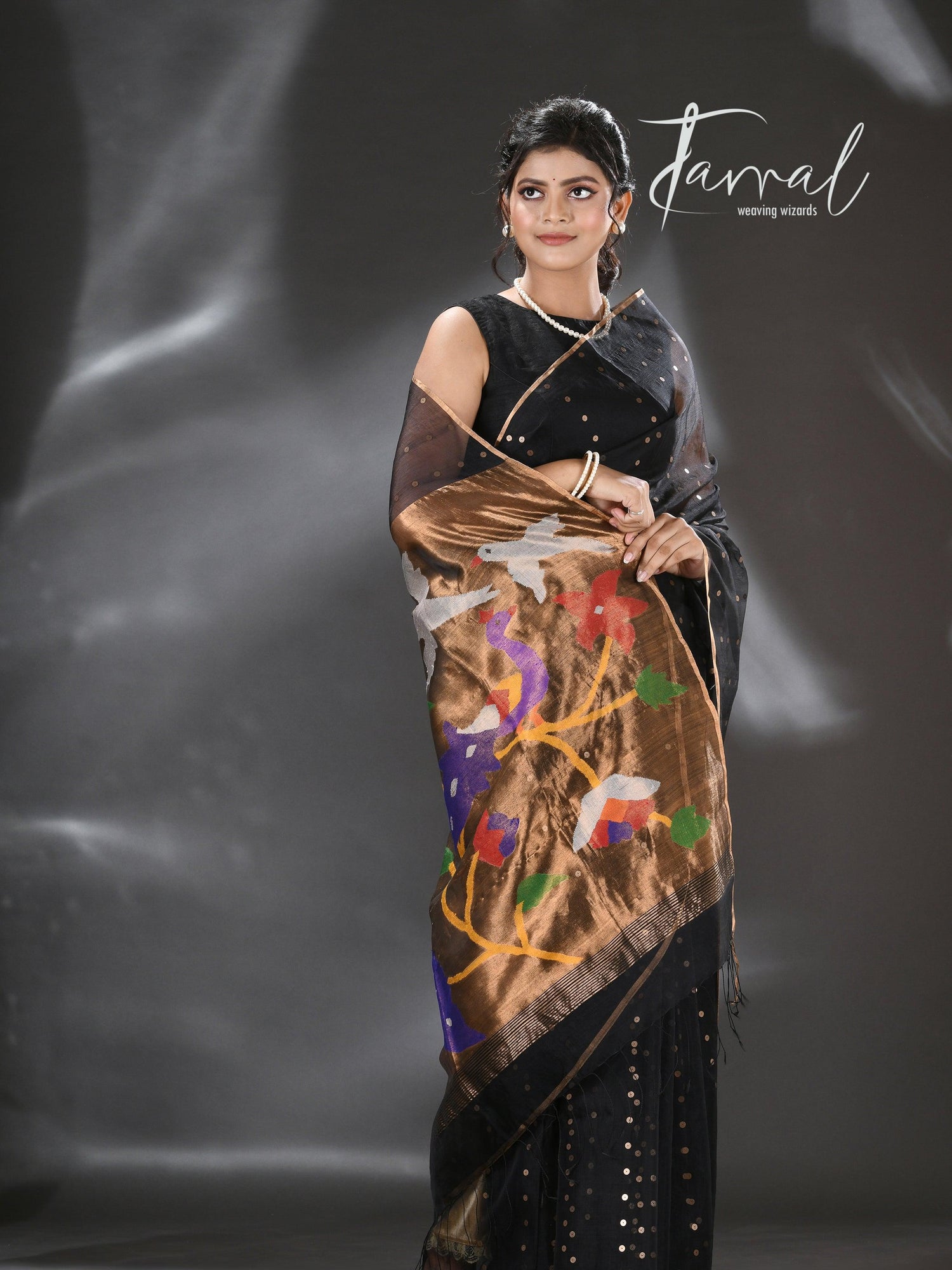 Black Peacock Paithani Handwoven Jamdani full3