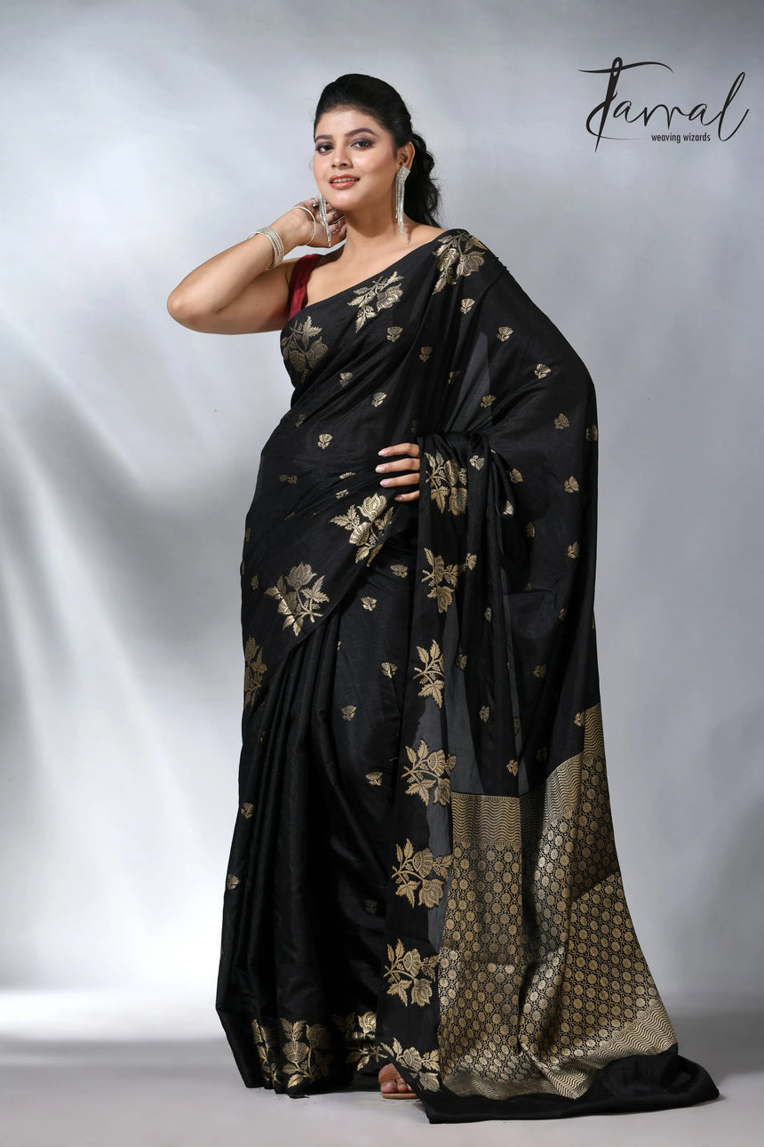 Black colour in benarasi silk with the handloom jamdani saree