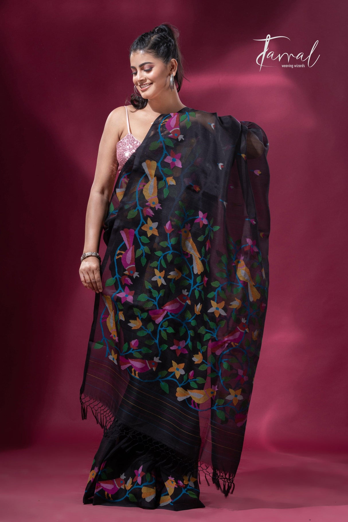 Black floral motifs floral motifs muslin silk handwoven jamdani saree4