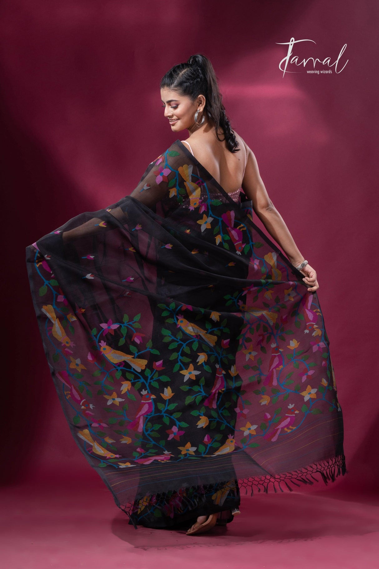 Black floral motifs floral motifs muslin silk handwoven jamdani saree back