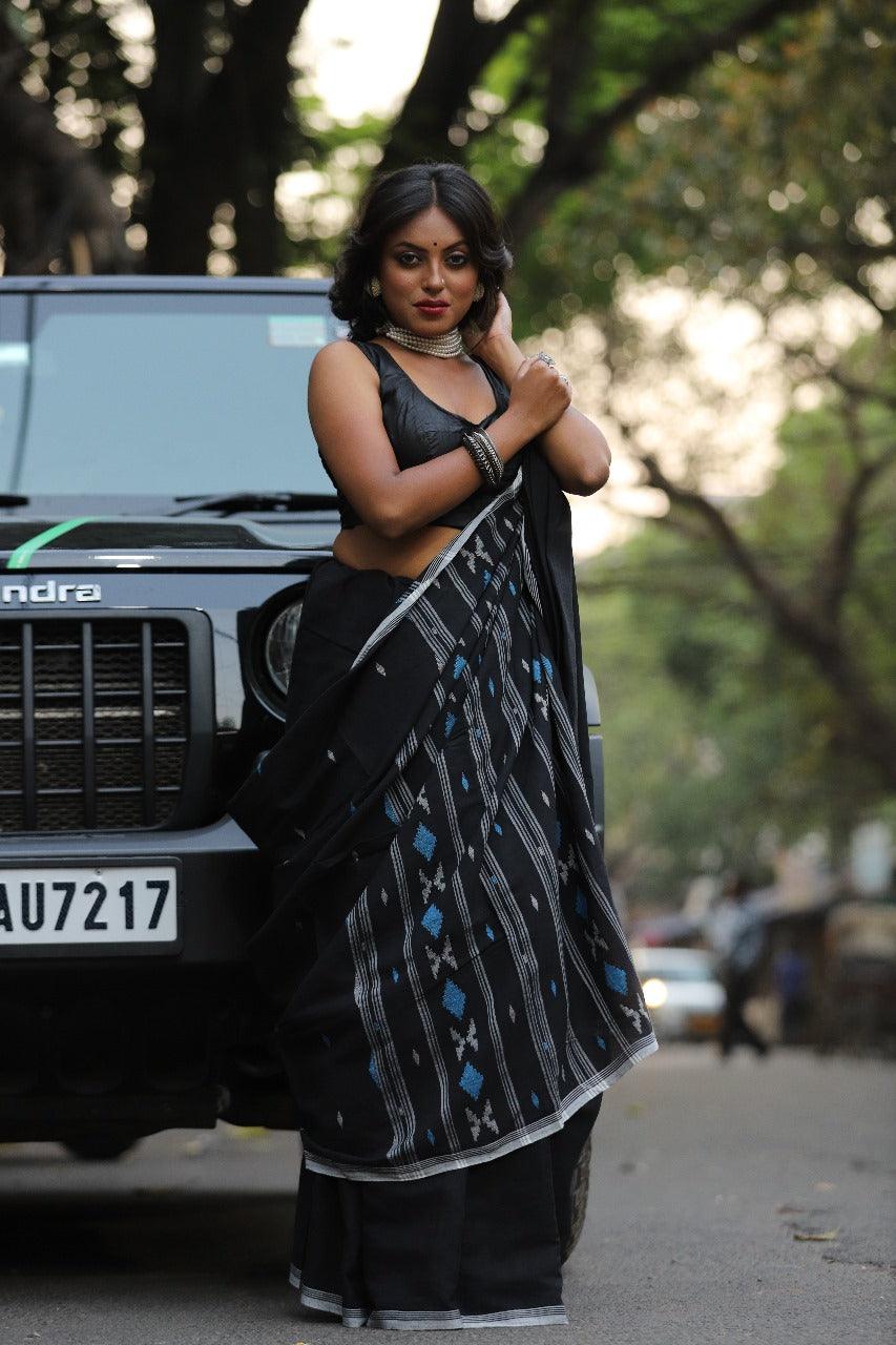 Black with white diamond motifs cotton handwoven jamdani saree
