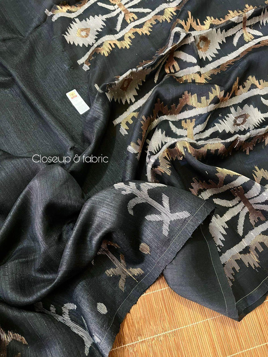 Black with golden zari traditional dhakai handwoven jamdani saree in matka silk - Tamal Boutique