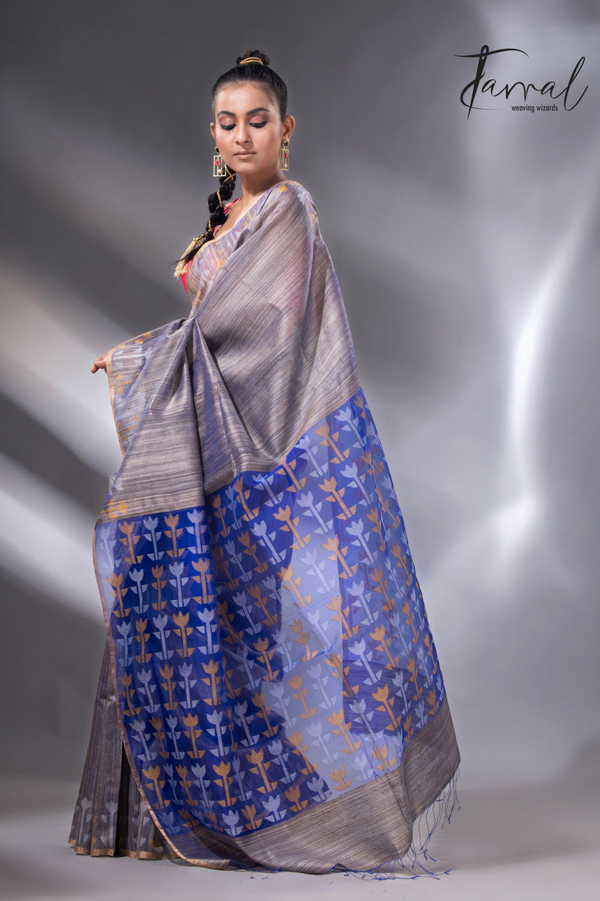 Blueish grey with blue pallu matka silk handwoven jamdani saree4