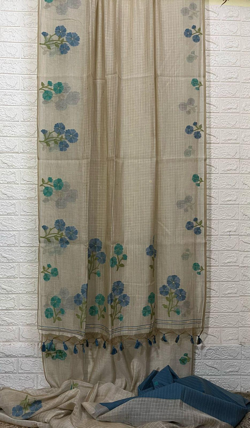 Cream colour with blue & firoza floral handloom silk cotton jamdani saree - Tamal Boutique