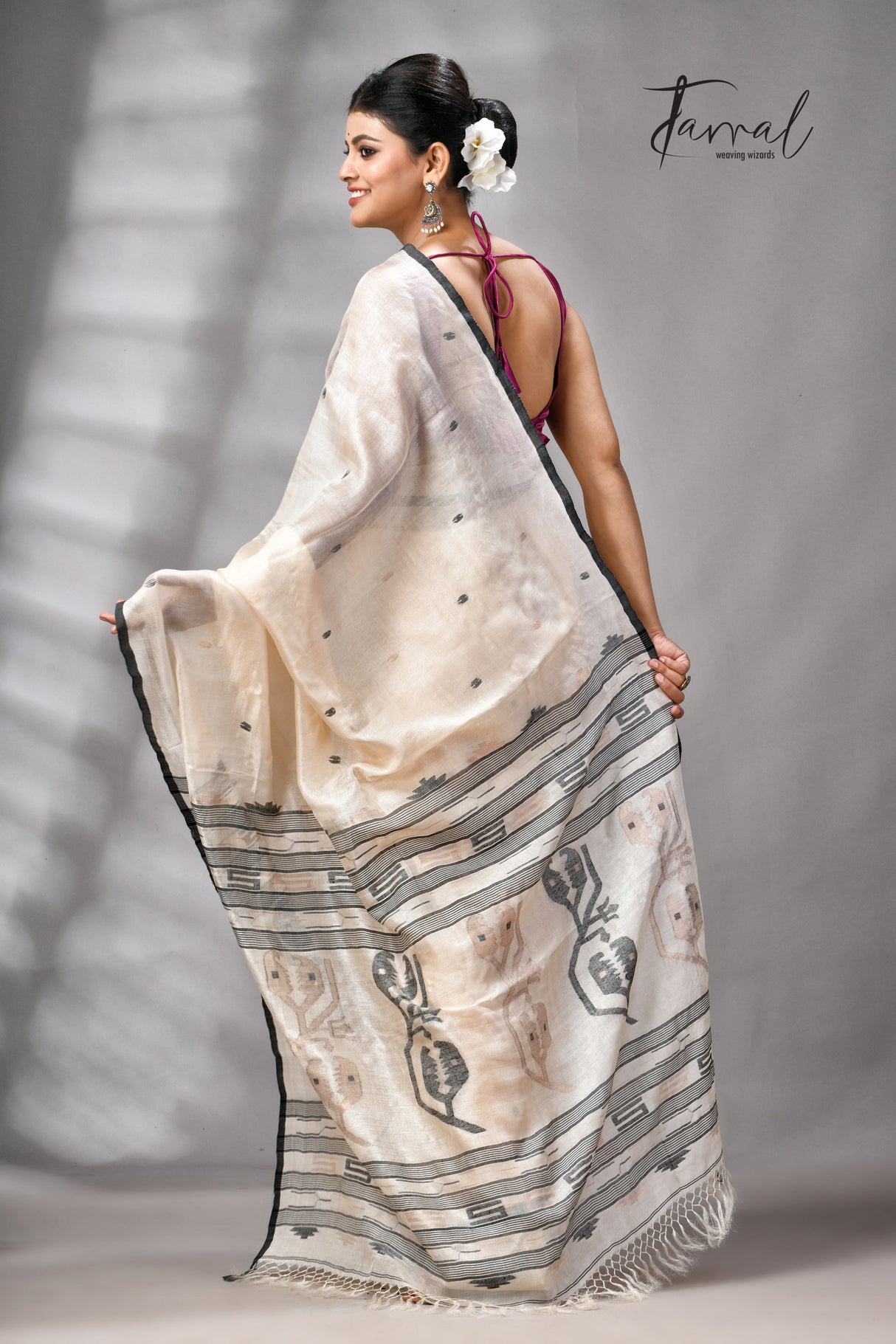 Light Beige With Black Pure Tussar Silk Handwoven Jamdani Saree