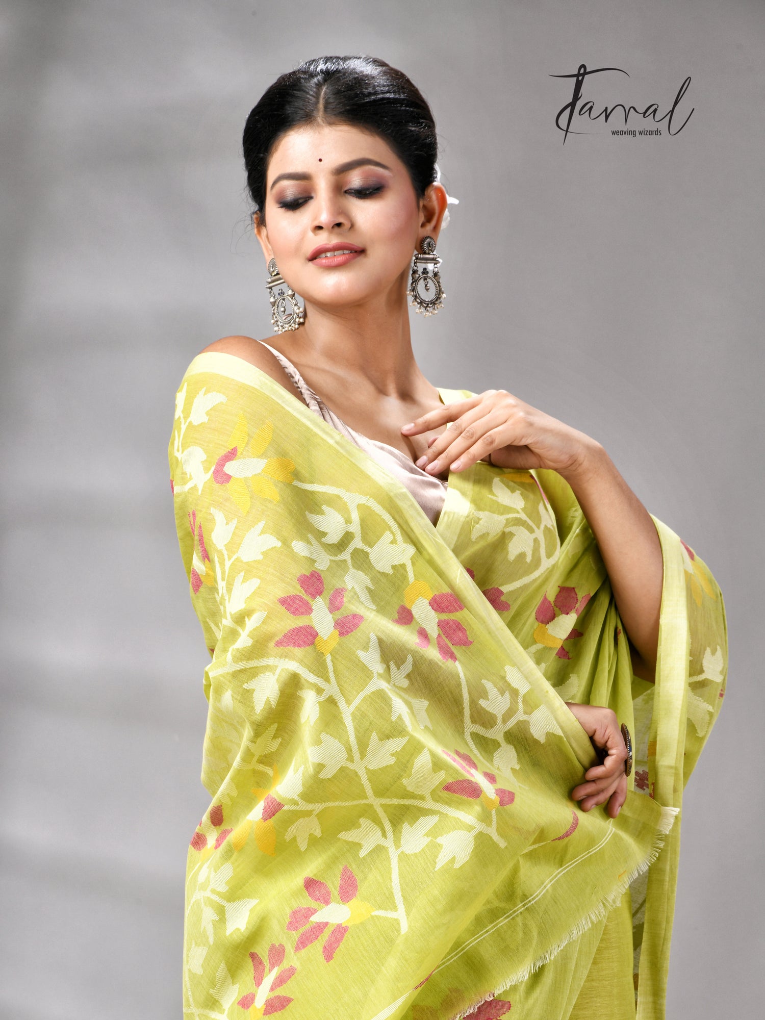 Lemon green pure cotton handwoven jamdani saree
