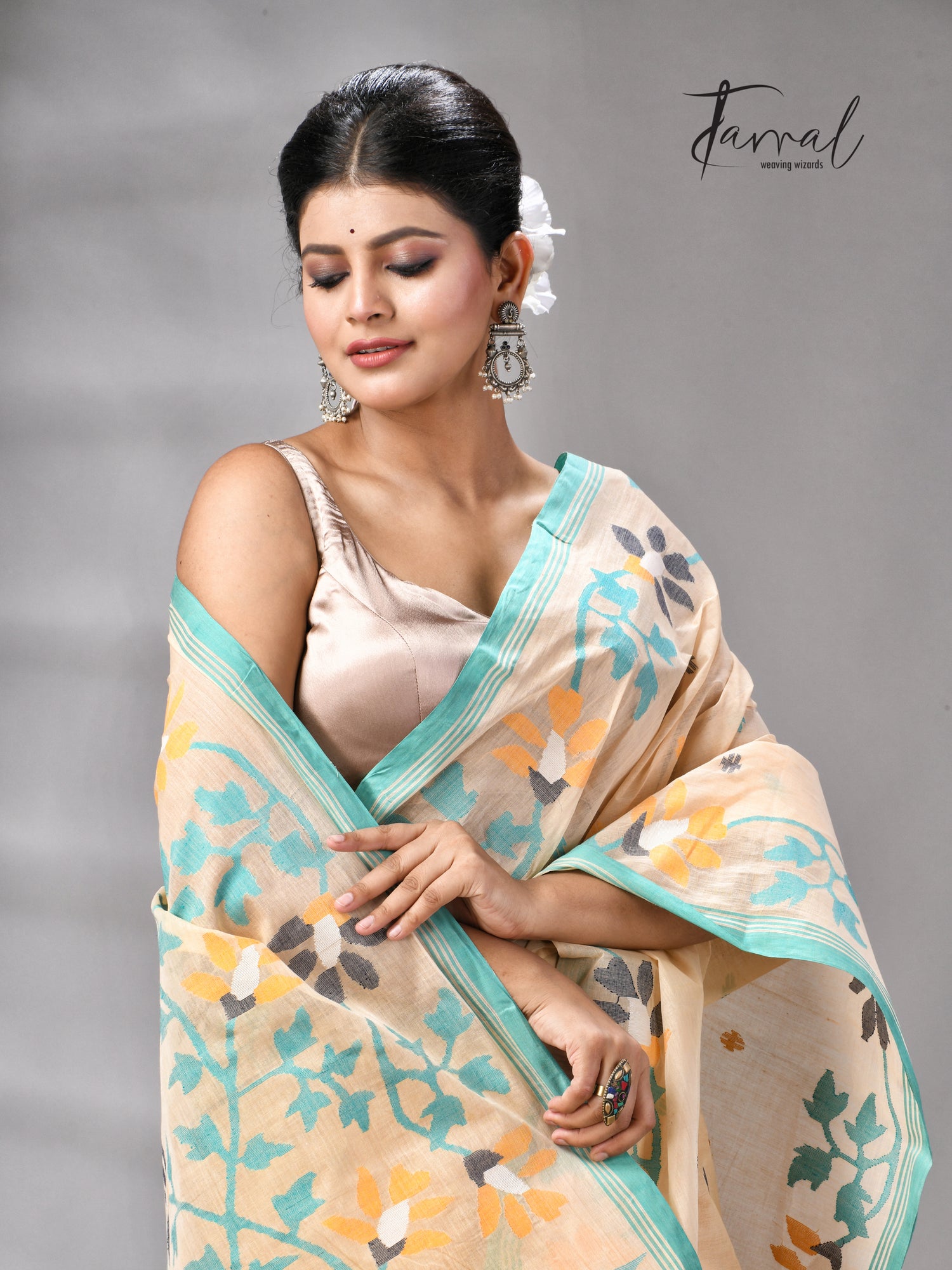 Beige with firoza border pure cotton handwoven jamdani saree