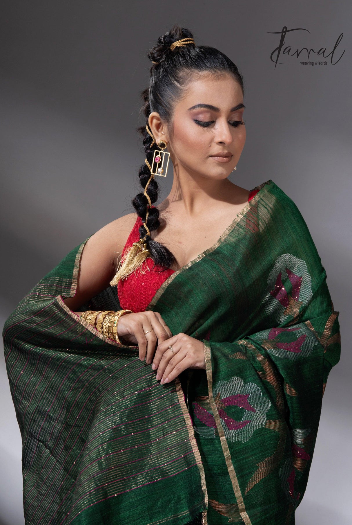 Emerald Zari Elegance allover matka silk handwoven jamdani saree1