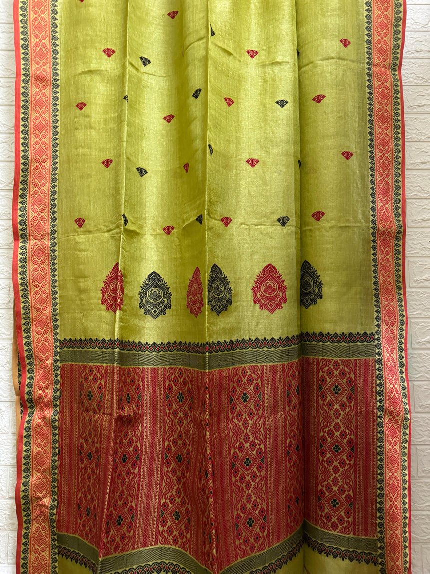 Lemon green with red border tussar silk handloom jamdani saree - Tamal Boutique