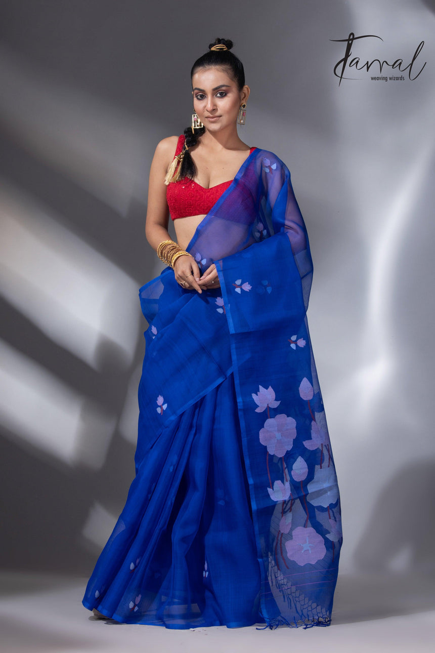 Indigo lotus pallu handwoven muslin silk jamdani saree full4