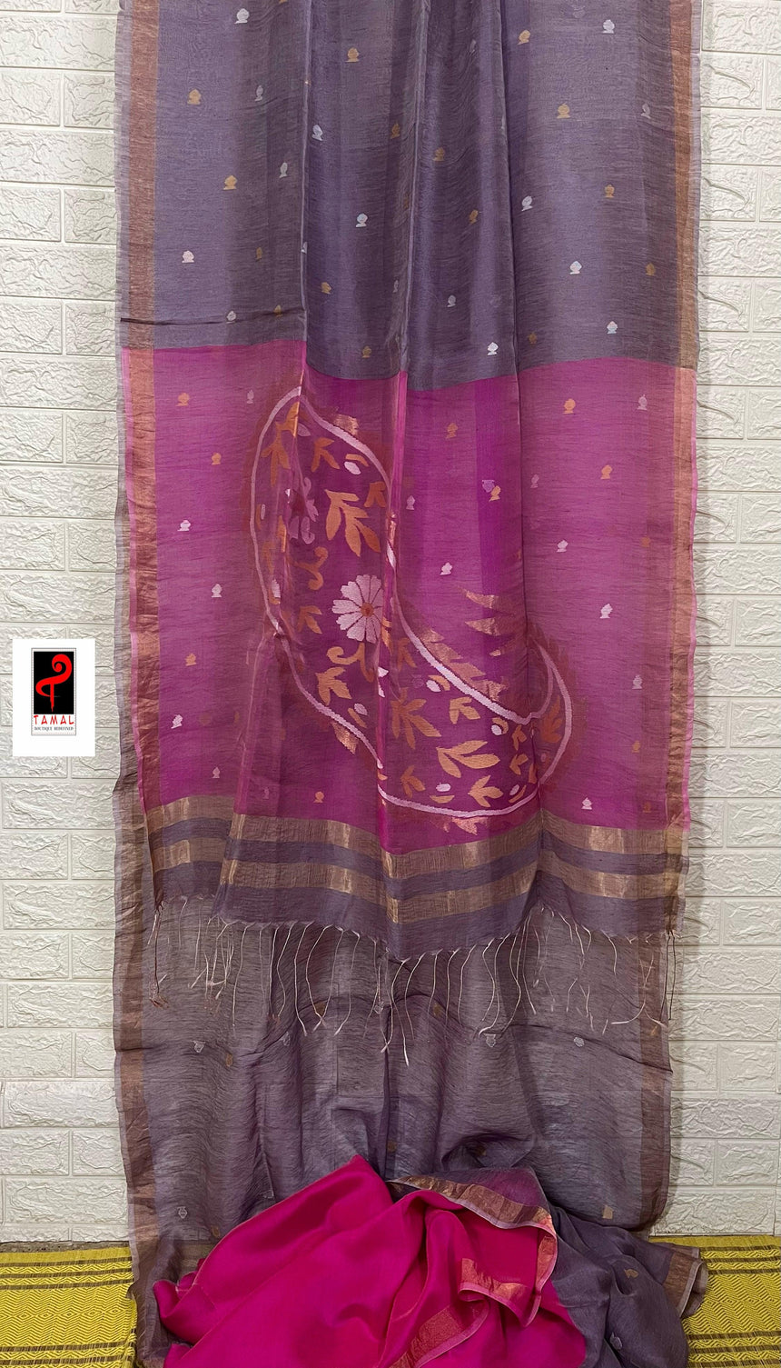 Lavender with hot pink pallu silk linen handwoven jamdani saree - Tamal Boutique