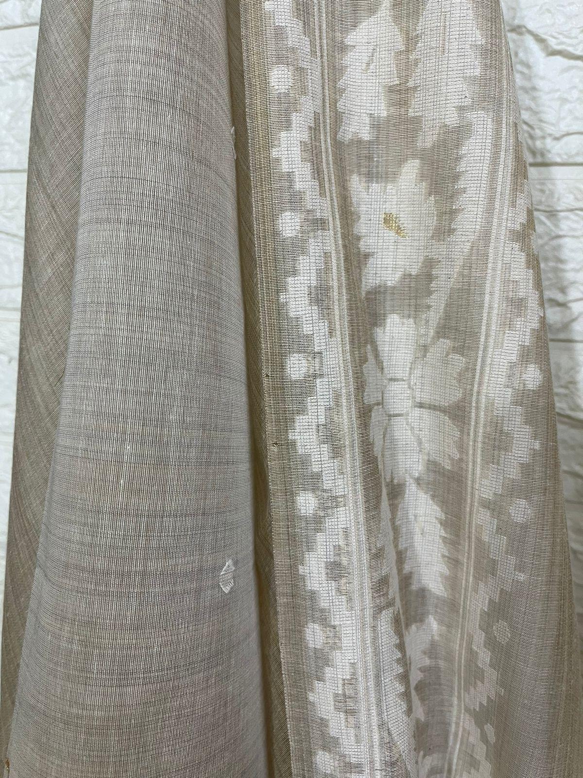 Light Beige with multiple pallu silk cotton handloom jamdani saree - Tamal Boutique