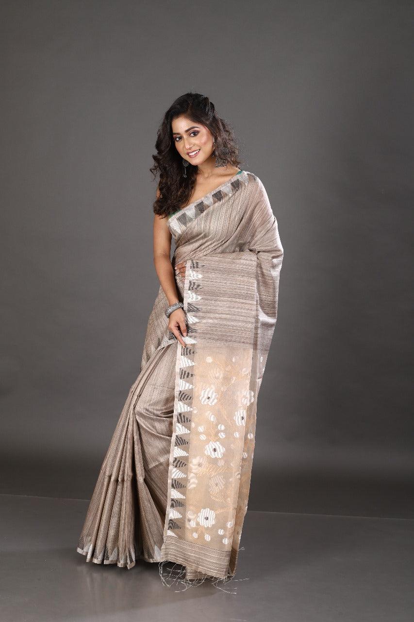 Light ash colour black & white temple border matka silk handwoven jamdani saree - Tamal Boutique
