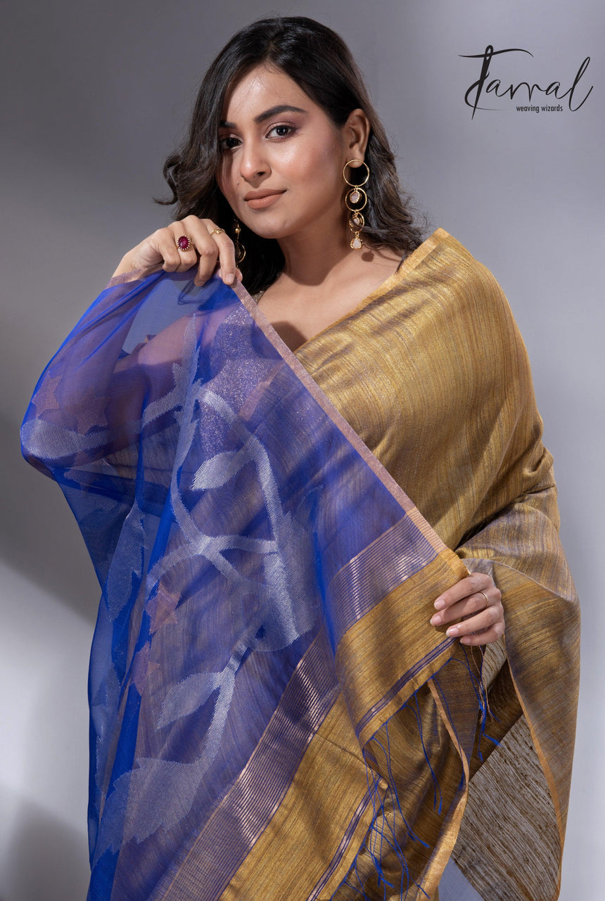 Matka Silk Handwoven Jamdani Saree with Blue Pallu cls