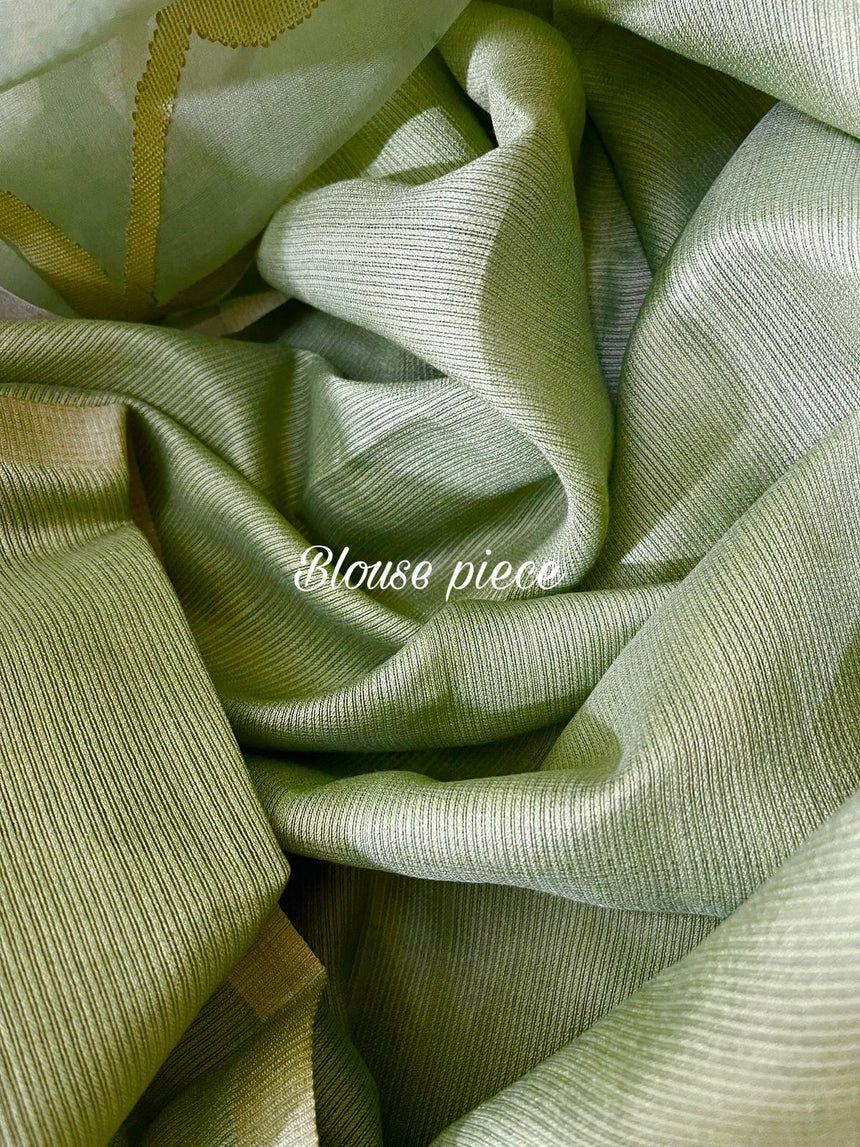 Moss green with allover floral handwoven muslin silk jamdani saree - Tamal Boutique
