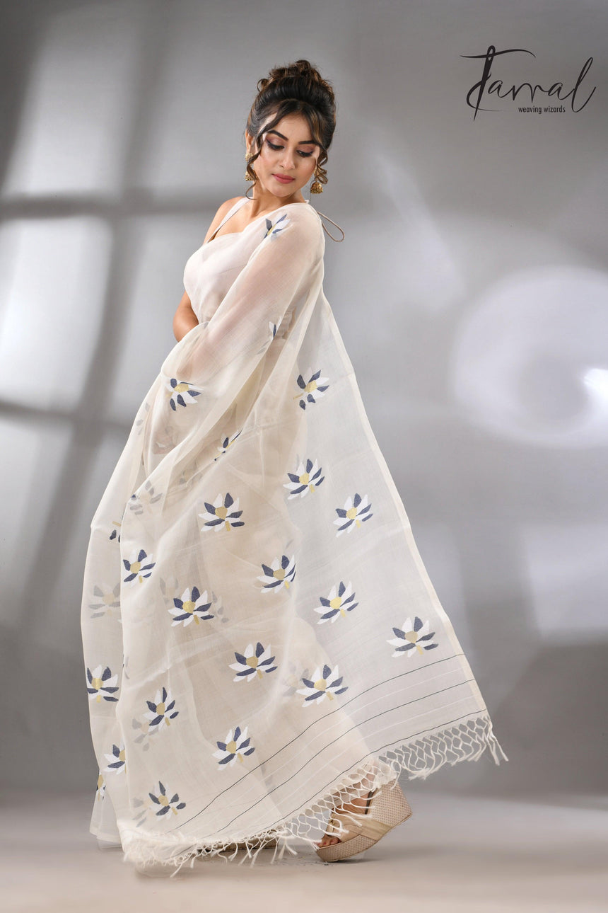 Offwhite Motifs Muslin Silk Jamdani Saree featuring Lotus full4