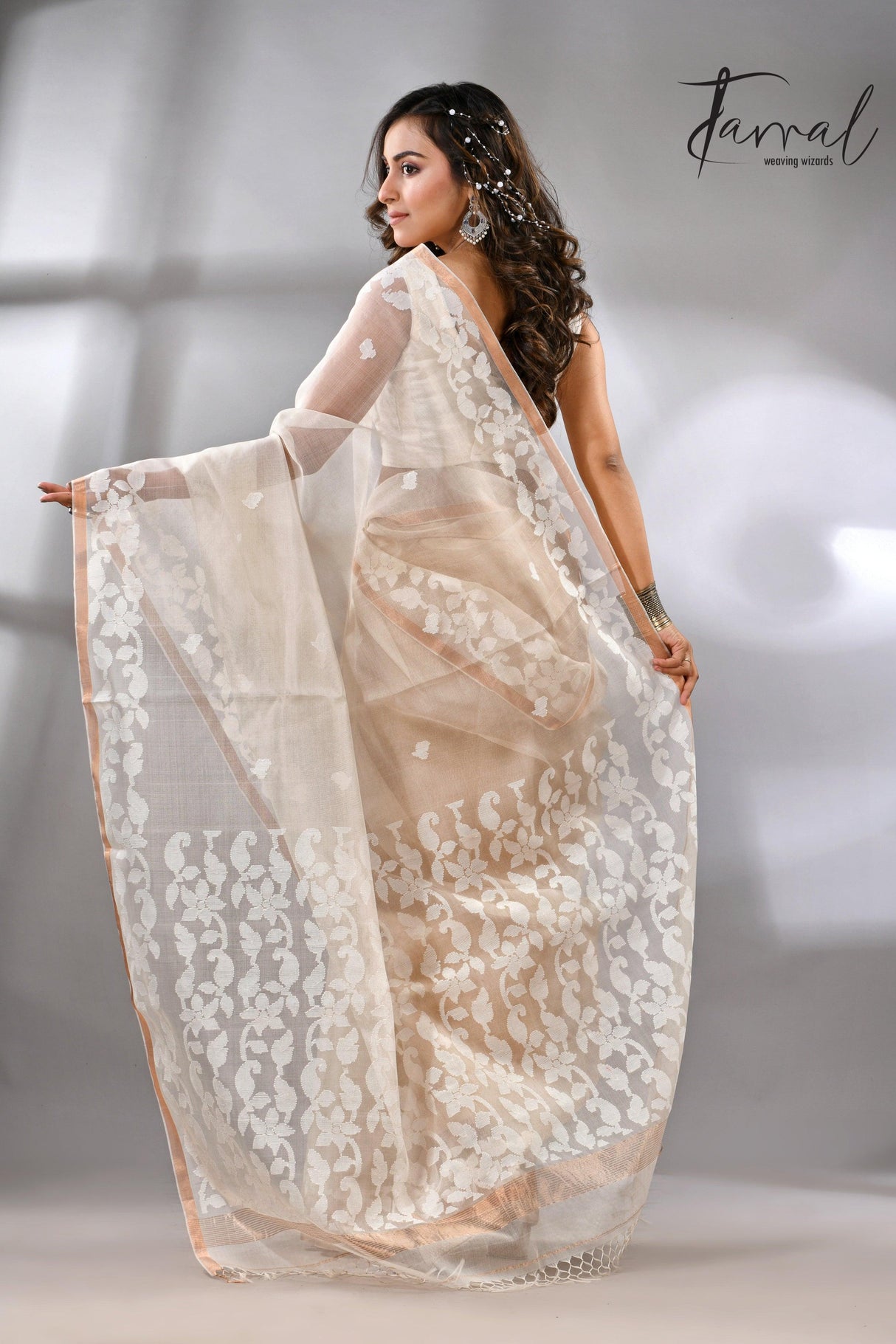 Offwhite Muslin handwoven needle zari work jamdani saree back