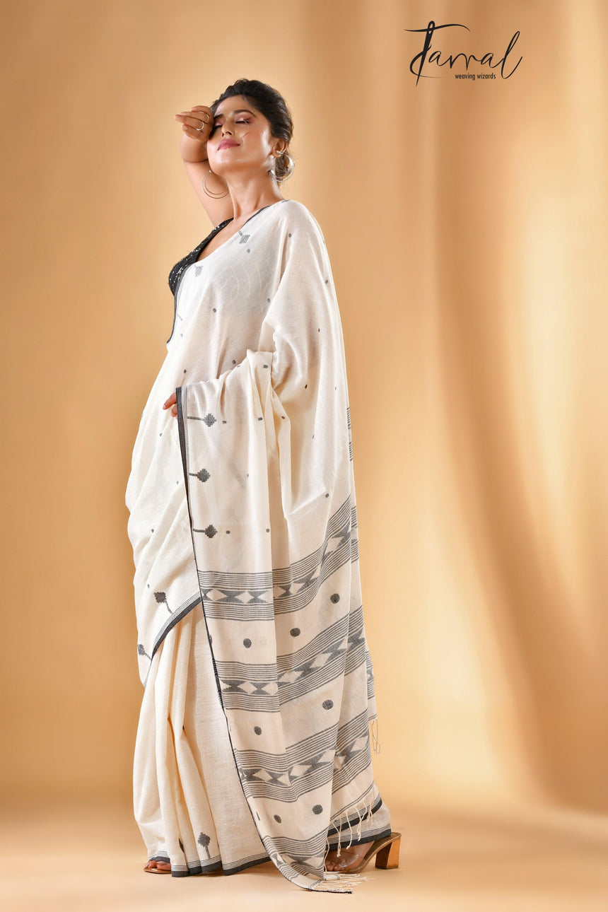 Offwhite with black border pure cotton handwoven jamdani saree