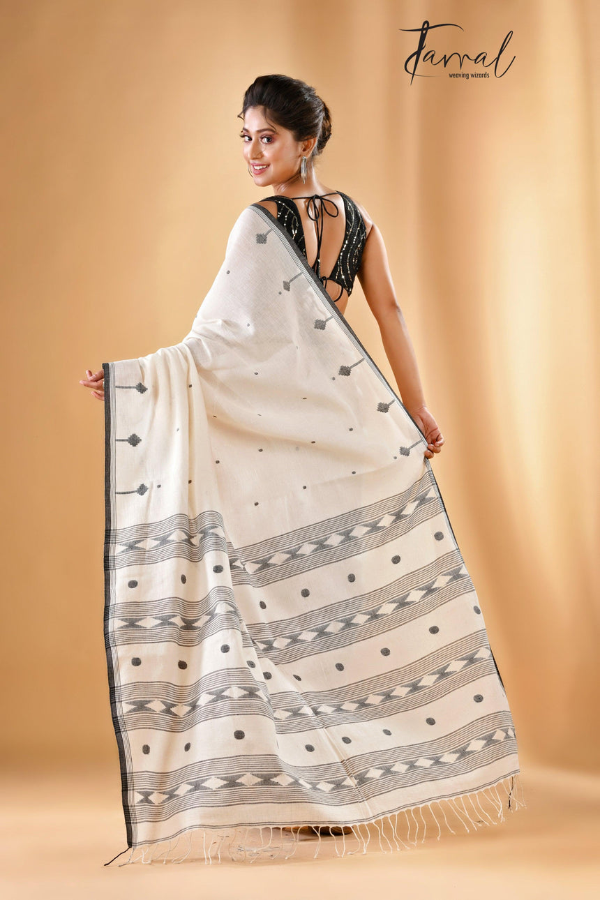 Offwhite with black border pure cotton handwoven jamdani saree