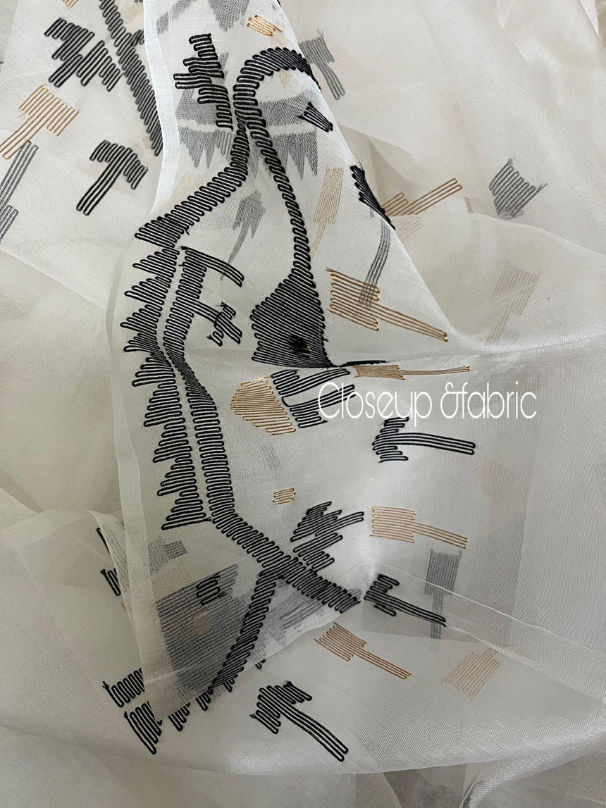 Offwhite with black & zari traditional muslin silk jamdani saree - Tamal Boutique