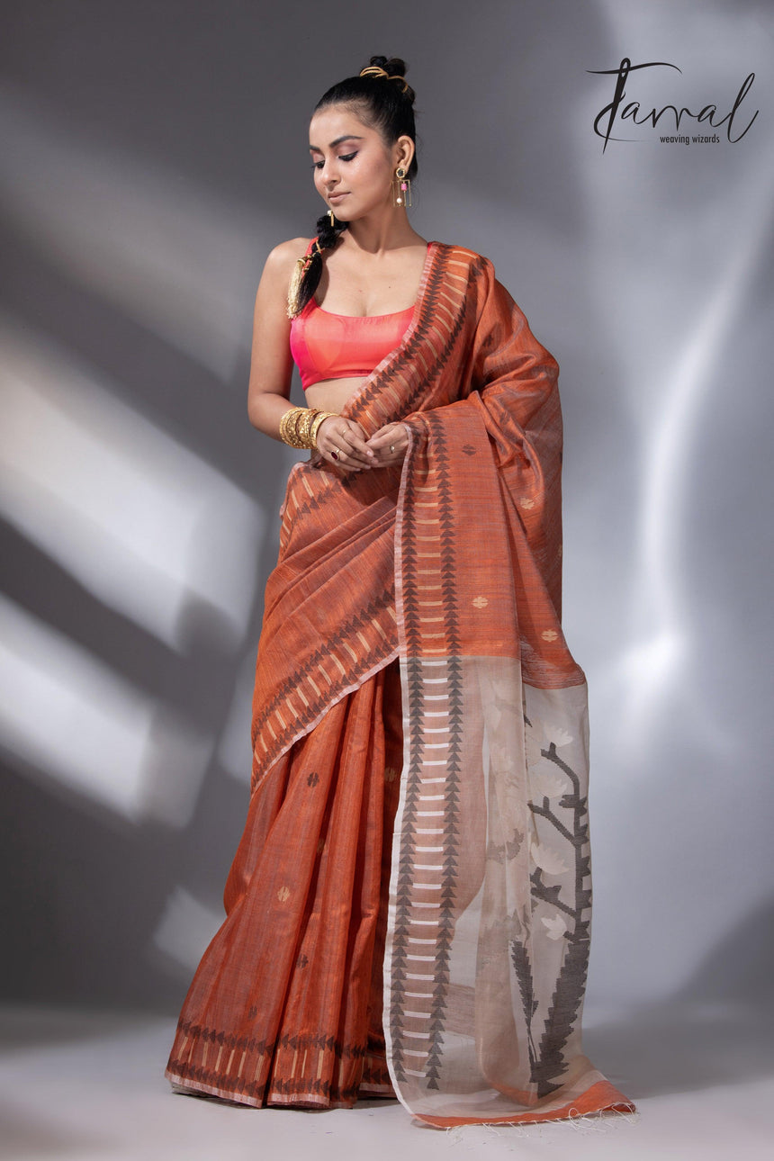 Orange Kalka Motifs Matka Silk Handwoven Jamdani Saree4
