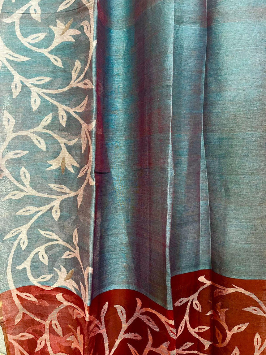 Peacock blue with red pallu border floral handwoven jamdani saree - Tamal Boutique