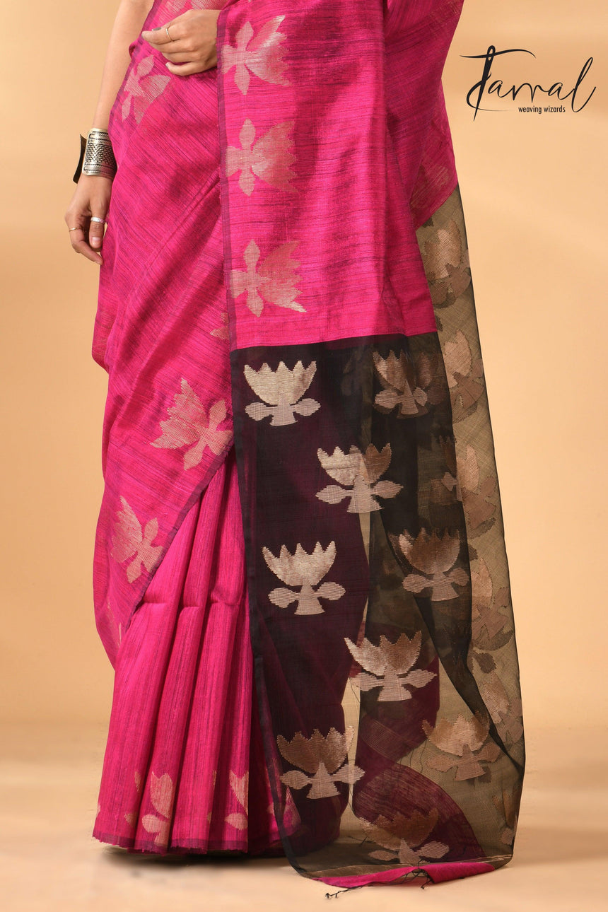 Rani_Pink_Jamdani_Matka_Silk_Saree_Close_up3