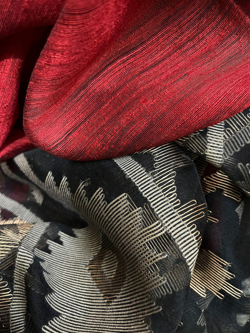 Red With Black Traditional Dhakai Handwoven Jamdani Saree In Matka Silk - Tamal Boutique
