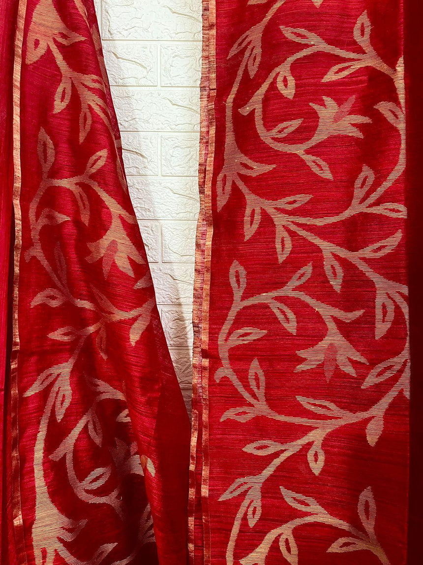 Red hot with golden zari border matka silk handwoven jamdani saree - Tamal Boutique