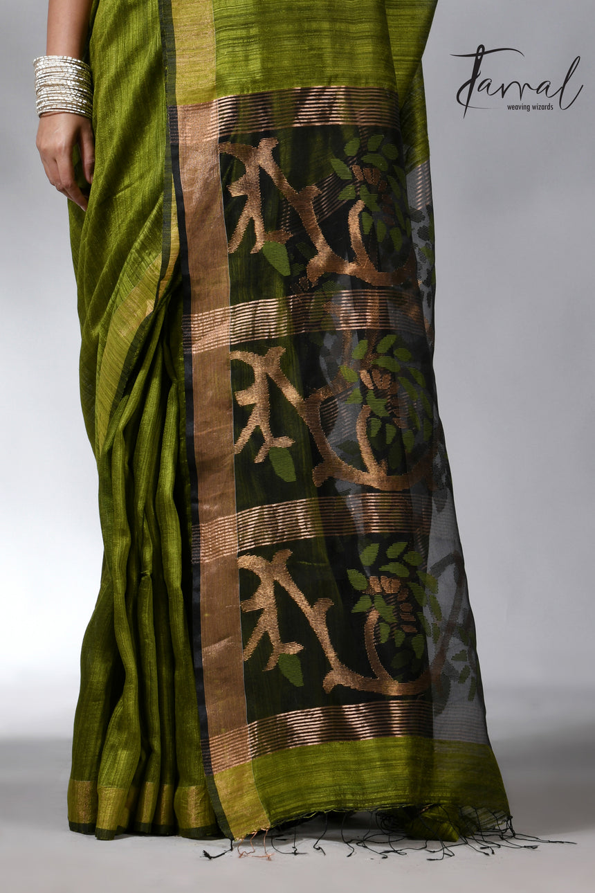 Green Matka Silk Jamdani Saree with Zari Border and Floral Pallu