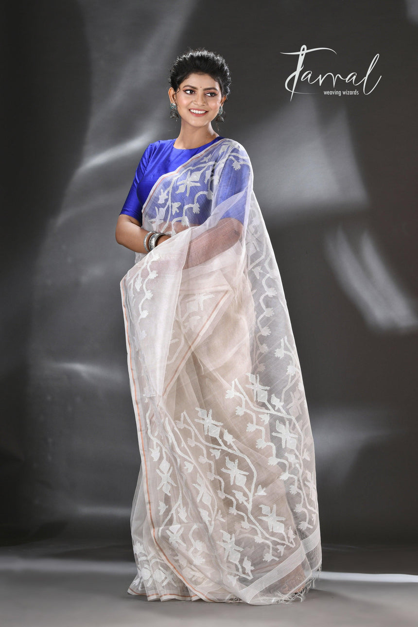 Offwhite self traditional handwoven muslin silk dhakai jamdani saree - Tamal Boutique