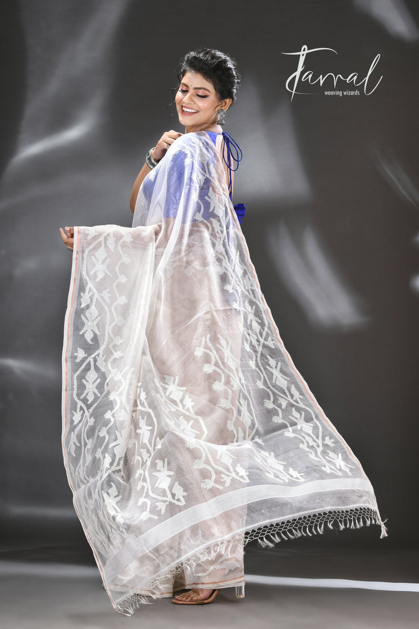 Offwhite self traditional handwoven muslin silk dhakai jamdani saree - Tamal Boutique