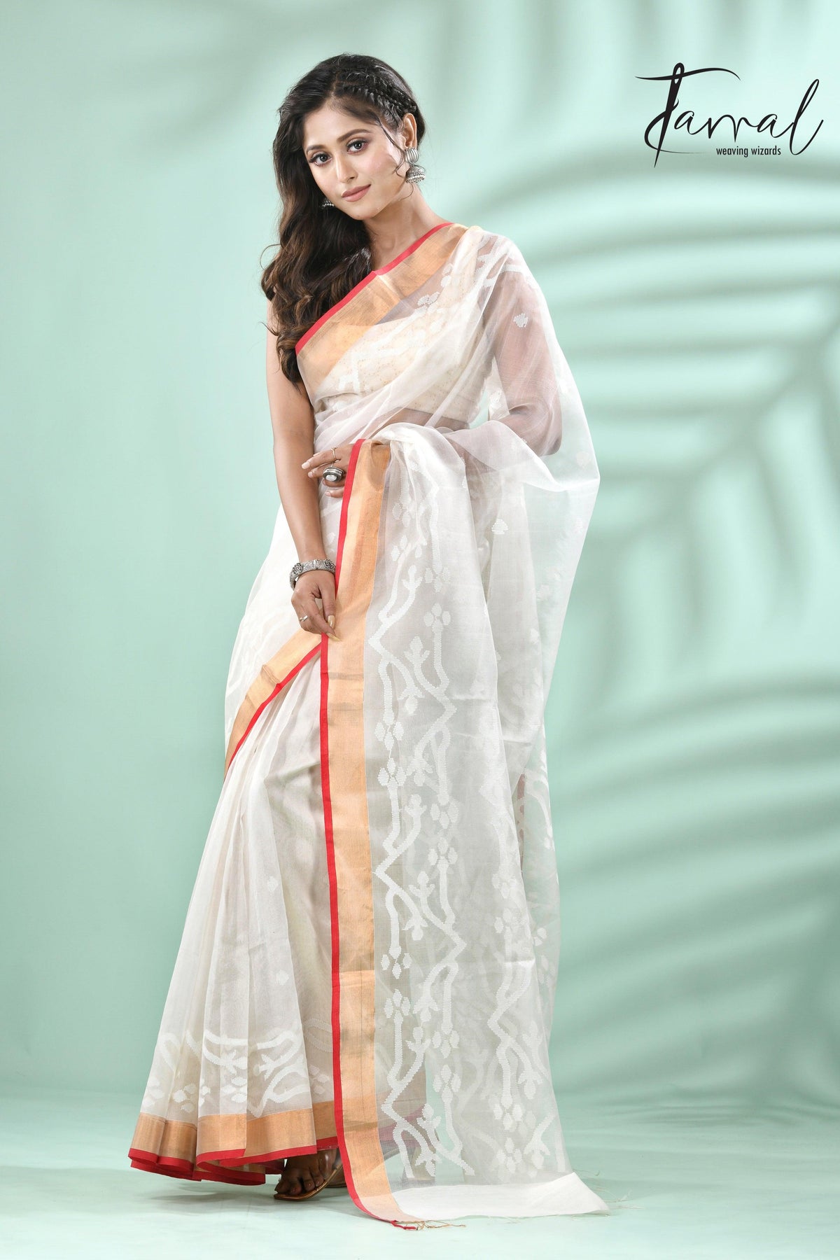 Offwhite with zari border contemporary handwoven muslin silk dhakai jamdani saree - Tamal Boutique