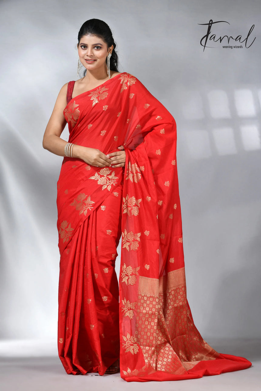 These Red colour in the benarasi silk handloom jamdani saree