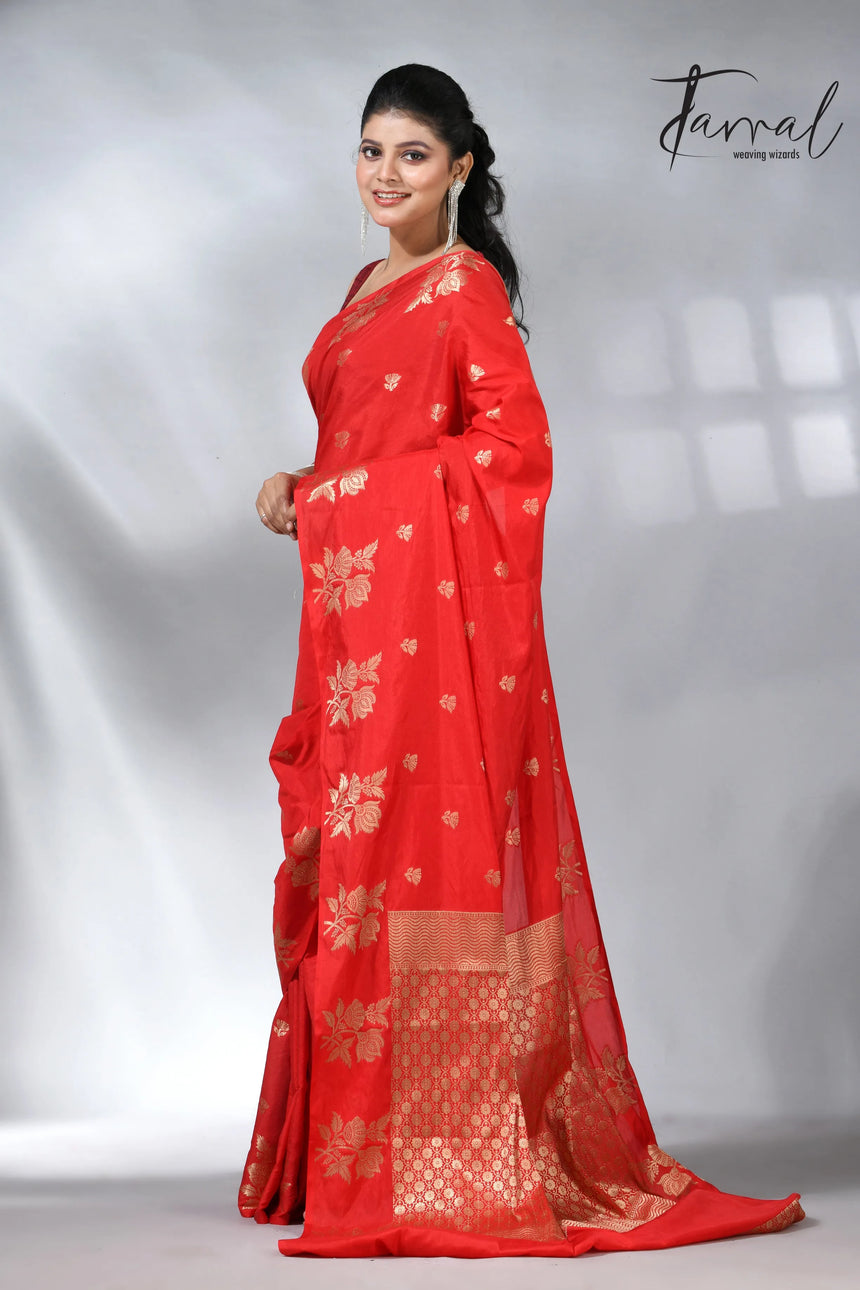 These Red colour in the benarasi silk handloom jamdani saree