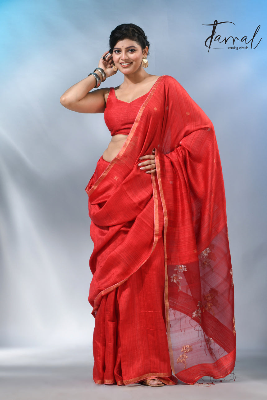 This beautiful Red colour matka silk handloom jamdani saree