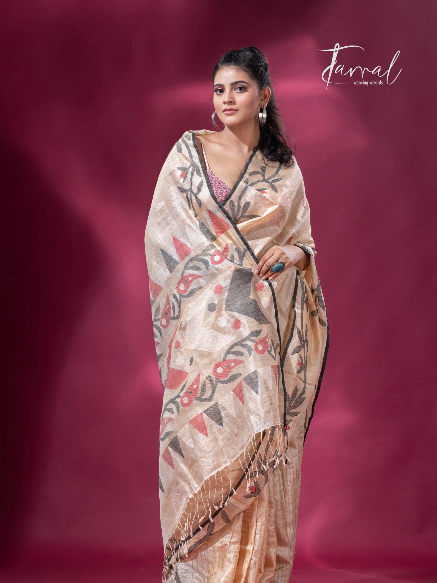 Beige with black floral border Tussar silk handwoven jamdani saree5