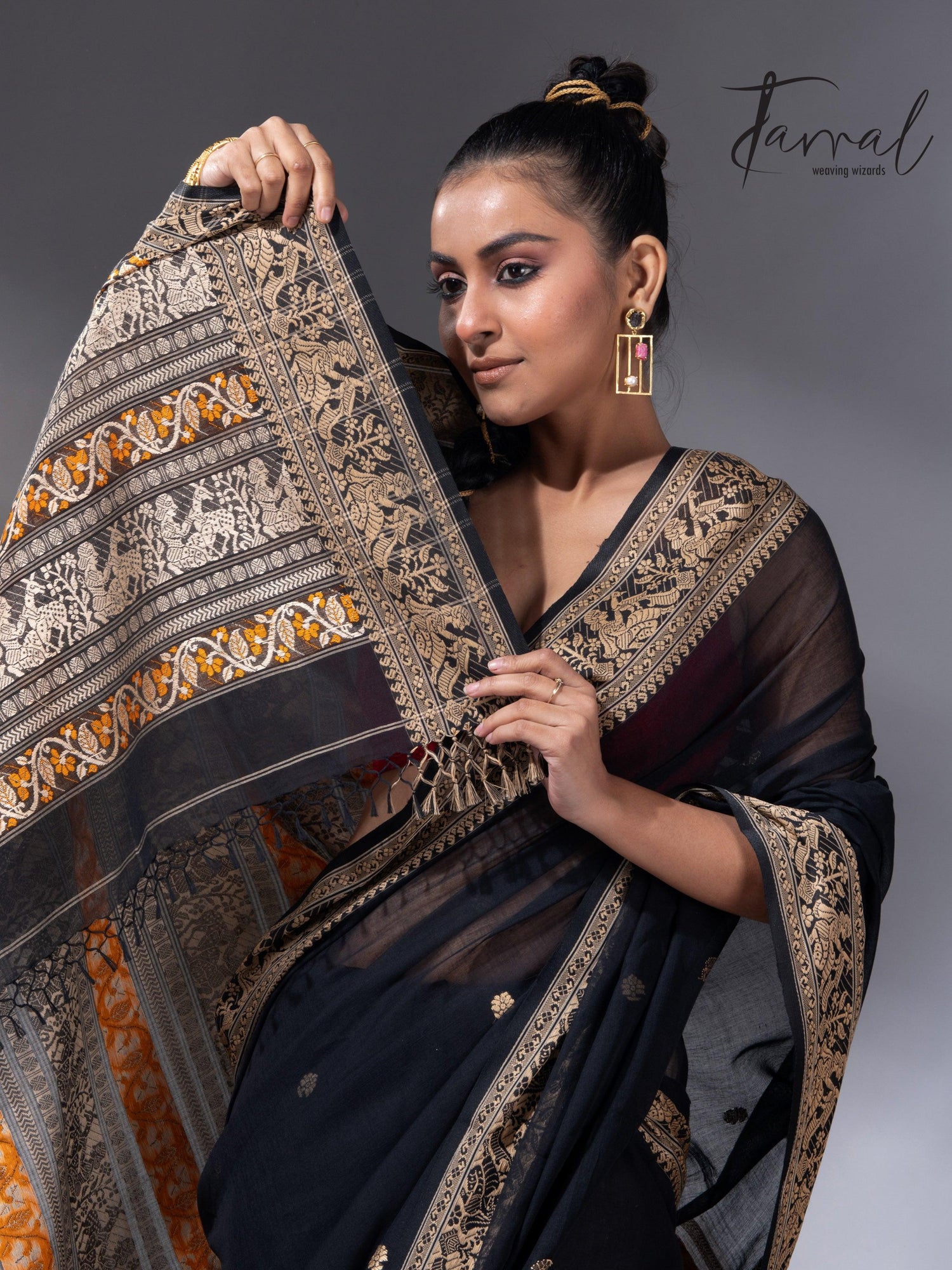 Black colour baluchari design handloom pure cotton saree