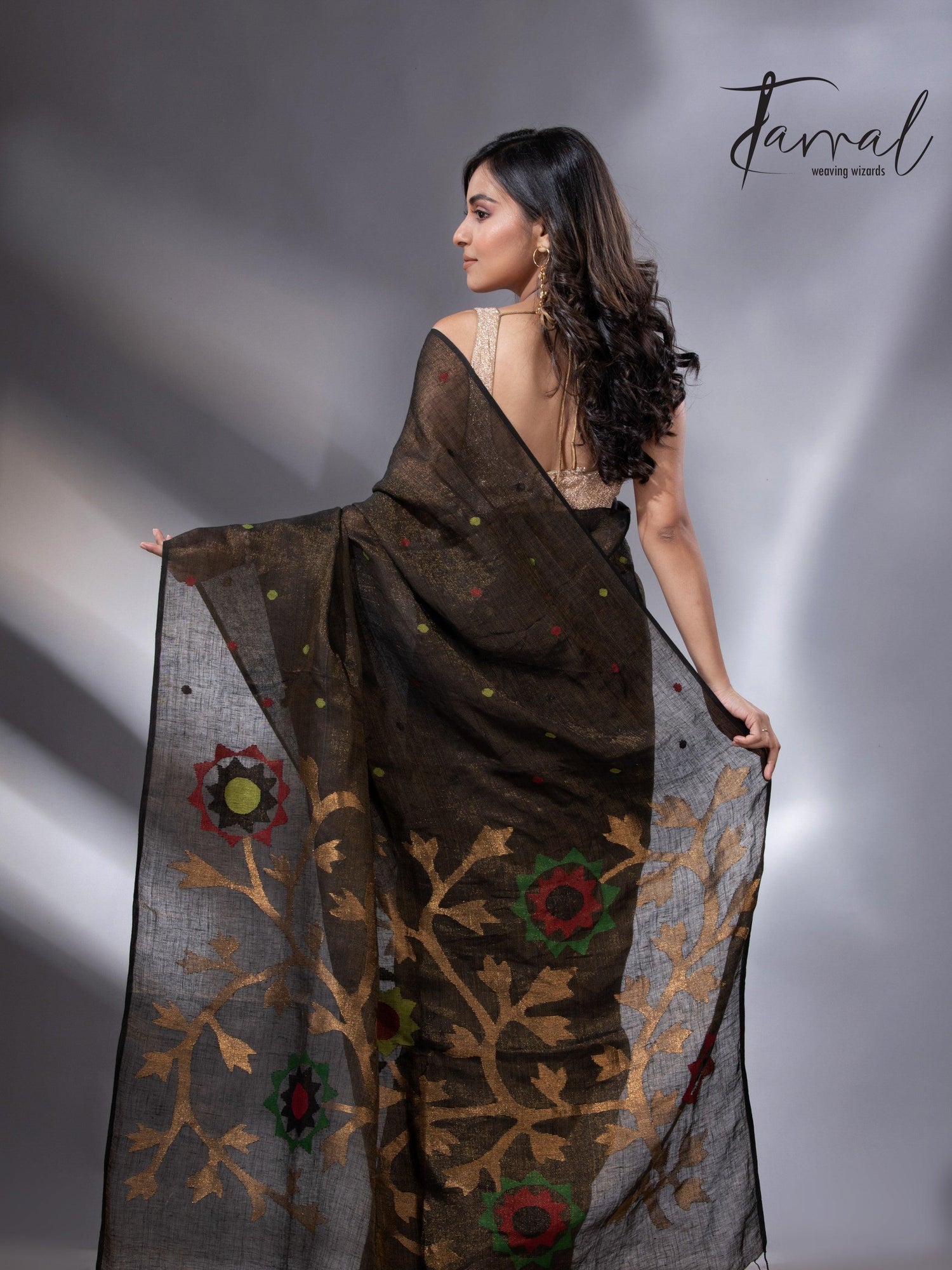 Black colour zari linen handwoven jamdani saree back