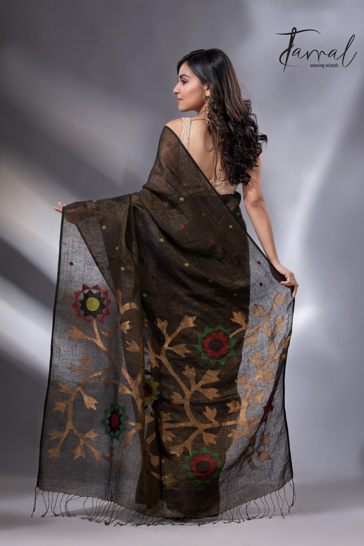 Black colour zari linen handwoven jamdani saree back