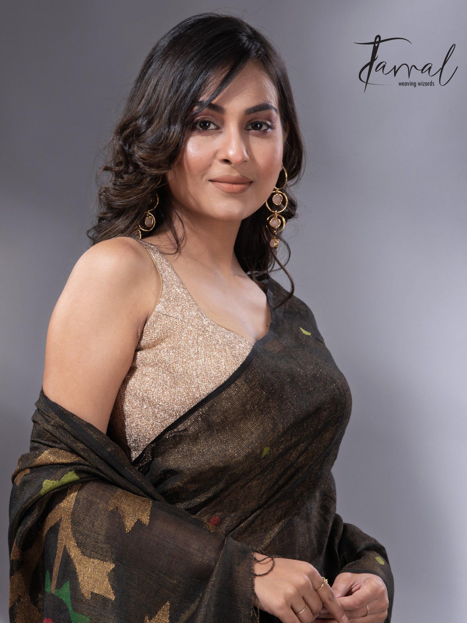 Black colour zari linen handwoven jamdani saree closeup