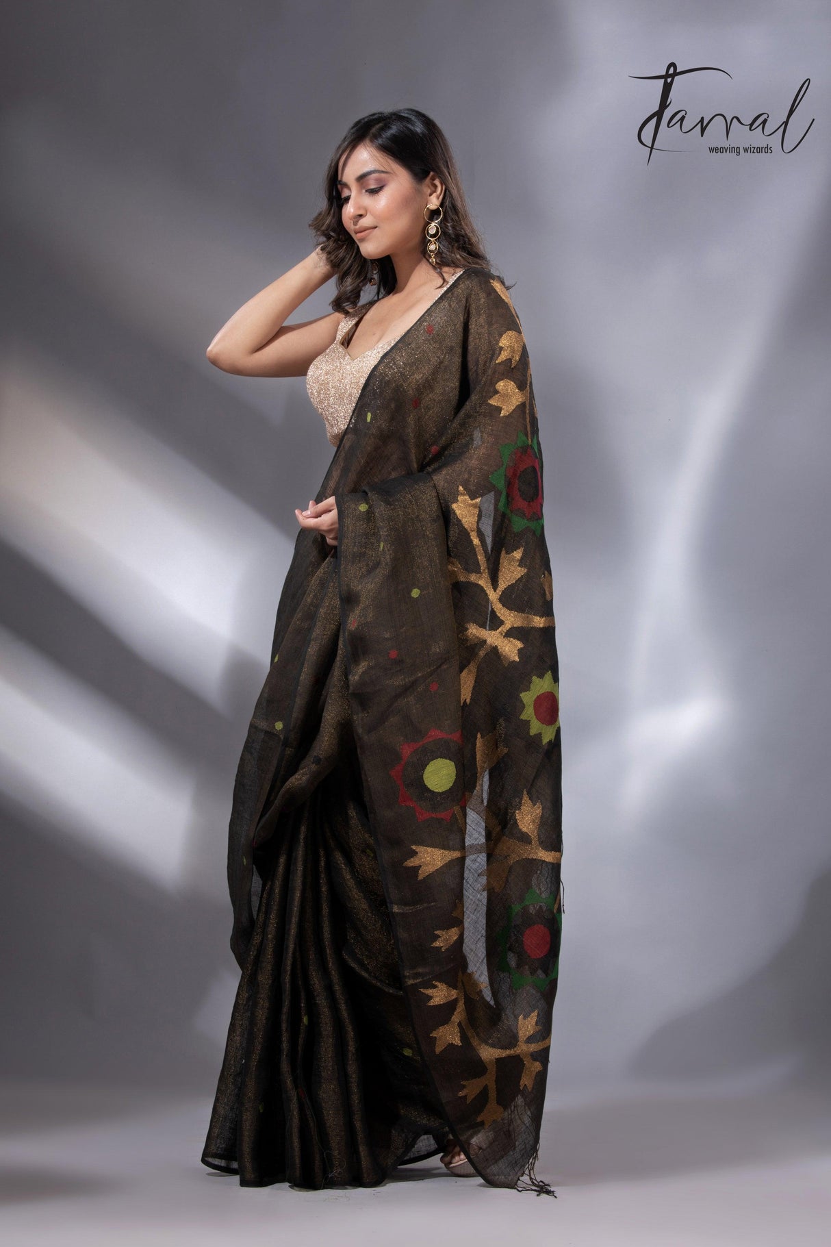 Black colour zari linen handwoven jamdani saree left