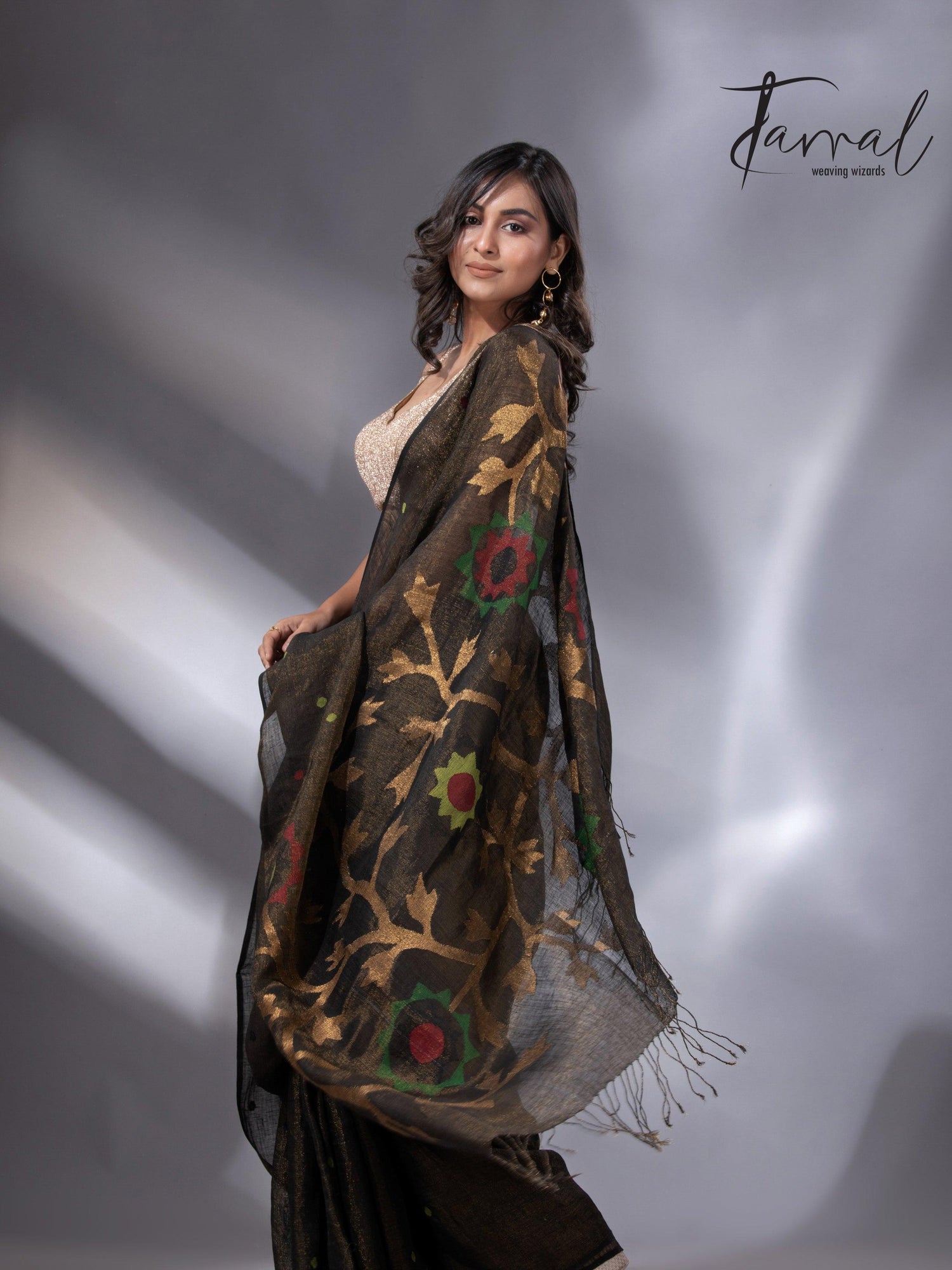 Black colour zari linen handwoven jamdani saree right