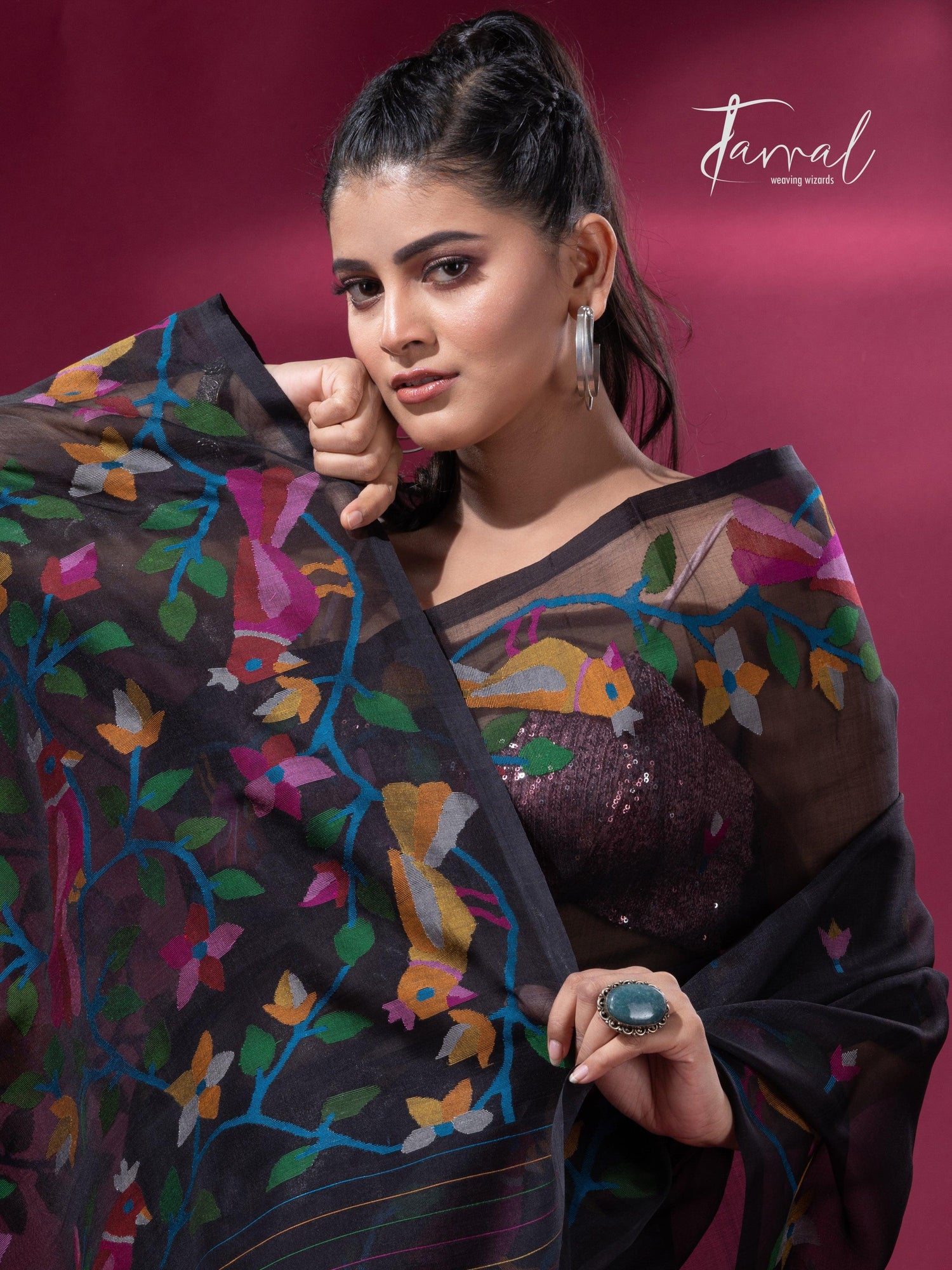 Black  floral motifs floral motifs muslin silk handwoven jamdani saree1