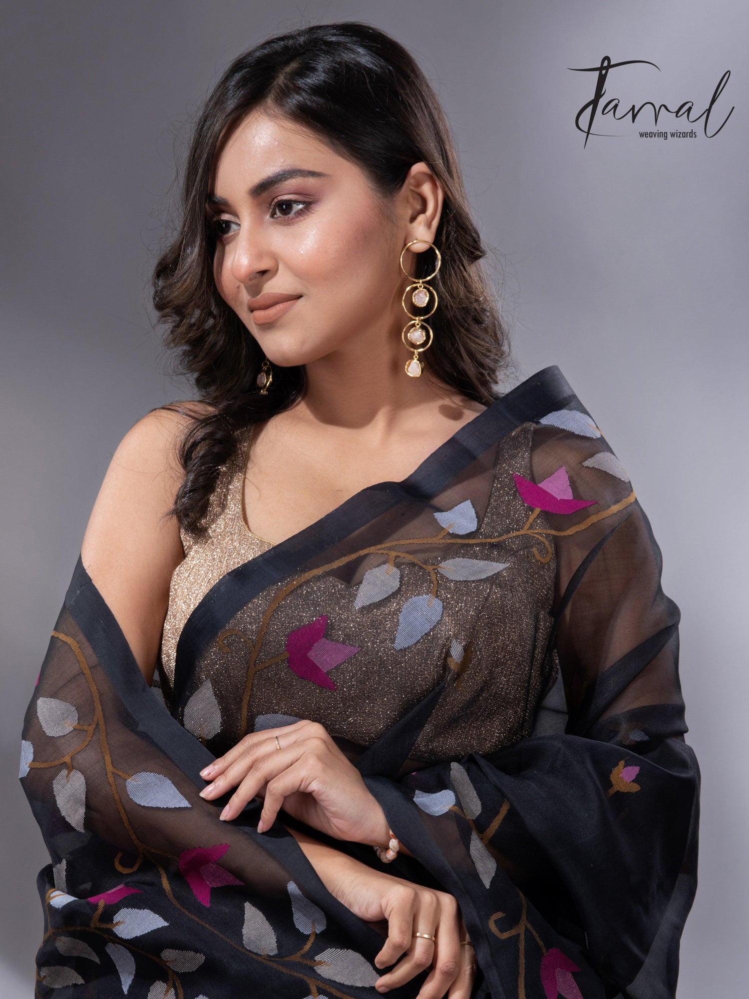 Black with multi colour muslin silk floral handwoven jamdani saree - Tamal Boutique