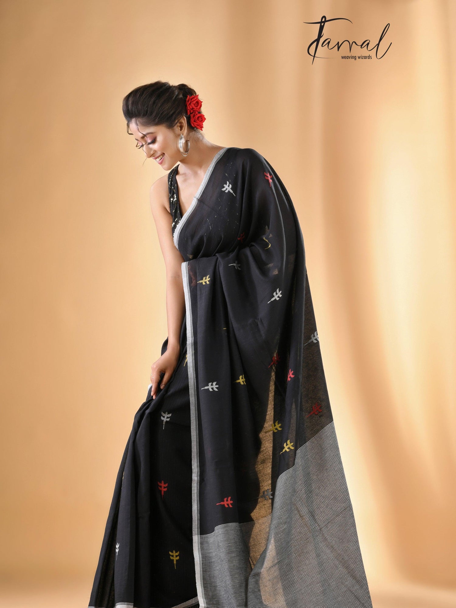 Black pure cotton jolphoring design handwoven jamdani saree 