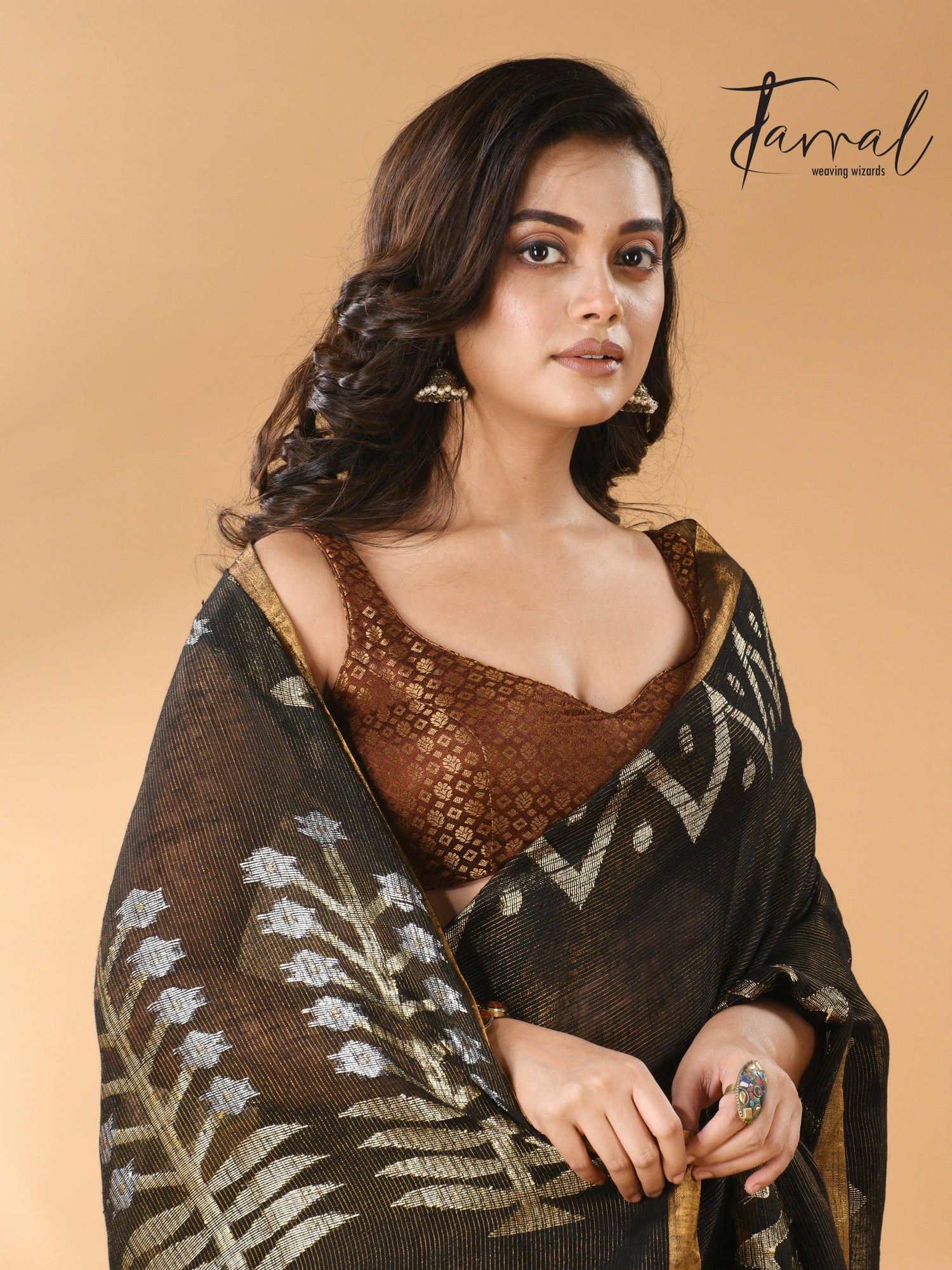 Black tissue linen temple floral design handwoven jamdani saree closeup