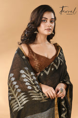 Black tissue linen temple floral design handwoven jamdani saree closeup