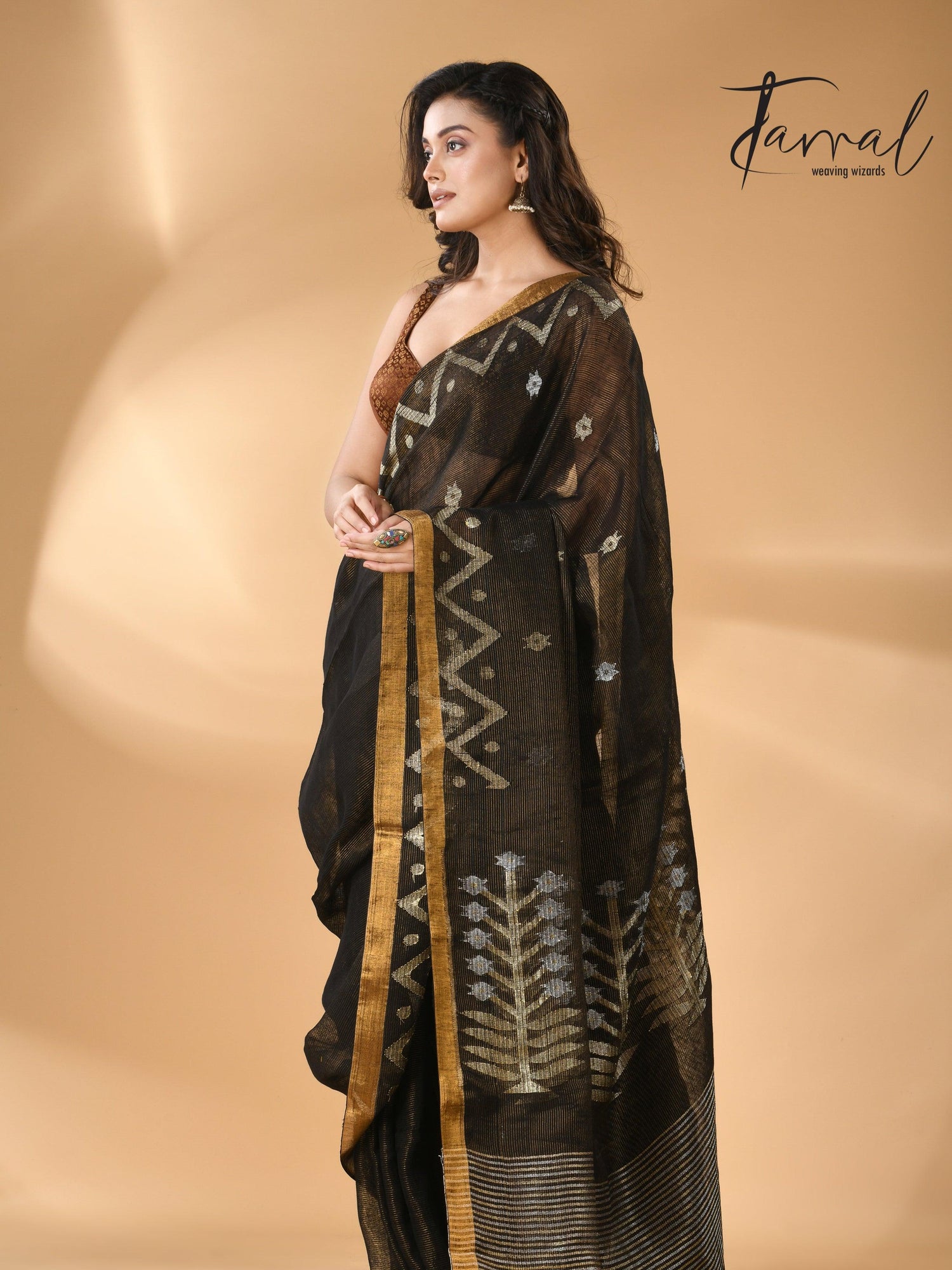 Black tissue linen temple floral design handwoven jamdani saree left2