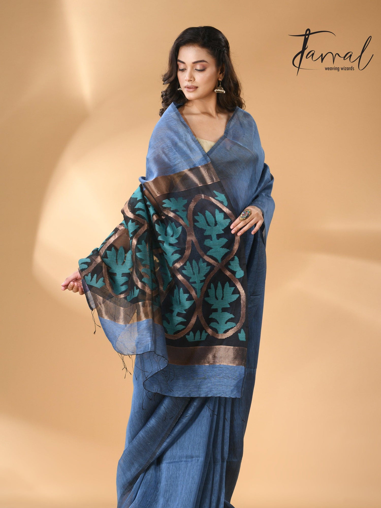 Blue lotus pallu silk linen handwoven jamdani saree left2